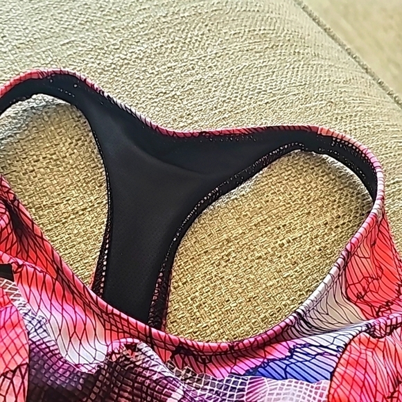 Onzie.com racerback tank top red abstract patterns s/m - Picture 6 of 8